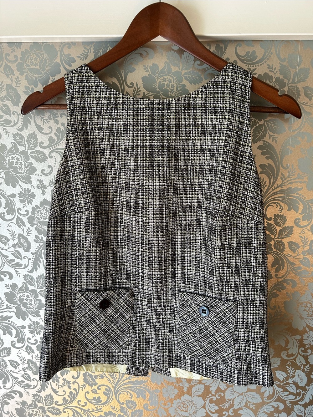 Vintage Tweed Sleeveless Back Button Shell Top Black White Green